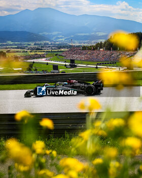 2024-06-28 - 63 RUSSELL George (gbr), Mercedes AMG F1 Team W15, action during the Formula 1 Qatar Airways Austrian Grand Prix 2024, 11th round of the 2024 Formula One World Championship from June 28 to 30, 2024 on the Red Bull Ring, in Spielberg, Austria - F1 - AUSTRIAN GRAND PRIX 2024 - FORMULA 1 - MOTORS