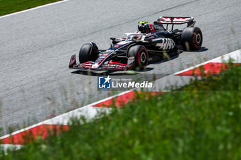 2024-06-28 - 27 HULKENBERG Nico (ger), Haas F1 Team VF-24 Ferrari, action during the Formula 1 Qatar Airways Austrian Grand Prix 2024, 11th round of the 2024 Formula One World Championship from June 28 to 30, 2024 on the Red Bull Ring, in Spielberg, Austria - F1 - AUSTRIAN GRAND PRIX 2024 - FORMULA 1 - MOTORS