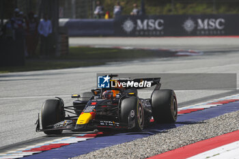 2024-06-28 - 01 VERSTAPPEN Max (nld), Red Bull Racing RB20, action during the Formula 1 Qatar Airways Austrian Grand Prix 2024, 11th round of the 2024 Formula One World Championship from June 28 to 30, 2024 on the Red Bull Ring, in Spielberg, Austria - F1 - AUSTRIAN GRAND PRIX 2024 - FORMULA 1 - MOTORS