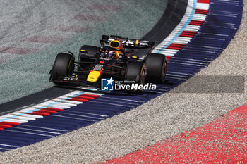 2024-06-28 - 01 VERSTAPPEN Max (nld), Red Bull Racing RB20, action during the Formula 1 Qatar Airways Austrian Grand Prix 2024, 11th round of the 2024 Formula One World Championship from June 28 to 30, 2024 on the Red Bull Ring, in Spielberg, Austria - F1 - AUSTRIAN GRAND PRIX 2024 - FORMULA 1 - MOTORS