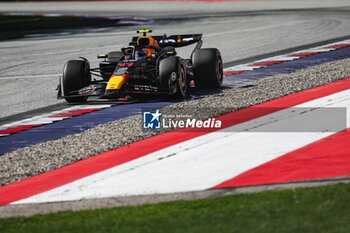 2024-06-28 - 11 PEREZ Sergio (mex), Red Bull Racing RB20, action during the Formula 1 Qatar Airways Austrian Grand Prix 2024, 11th round of the 2024 Formula One World Championship from June 28 to 30, 2024 on the Red Bull Ring, in Spielberg, Austria - F1 - AUSTRIAN GRAND PRIX 2024 - FORMULA 1 - MOTORS