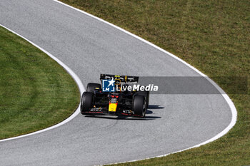 2024-06-28 - 11 PEREZ Sergio (mex), Red Bull Racing RB20, action during the Formula 1 Qatar Airways Austrian Grand Prix 2024, 11th round of the 2024 Formula One World Championship from June 28 to 30, 2024 on the Red Bull Ring, in Spielberg, Austria - F1 - AUSTRIAN GRAND PRIX 2024 - FORMULA 1 - MOTORS