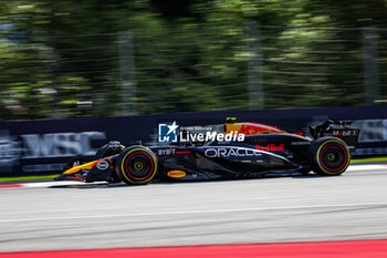 2024-06-28 - 11 PEREZ Sergio (mex), Red Bull Racing RB20, action during the Formula 1 Qatar Airways Austrian Grand Prix 2024, 11th round of the 2024 Formula One World Championship from June 28 to 30, 2024 on the Red Bull Ring, in Spielberg, Austria - F1 - AUSTRIAN GRAND PRIX 2024 - FORMULA 1 - MOTORS