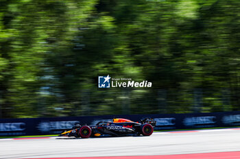 2024-06-28 - 01 VERSTAPPEN Max (nld), Red Bull Racing RB20, action during the Formula 1 Qatar Airways Austrian Grand Prix 2024, 11th round of the 2024 Formula One World Championship from June 28 to 30, 2024 on the Red Bull Ring, in Spielberg, Austria - F1 - AUSTRIAN GRAND PRIX 2024 - FORMULA 1 - MOTORS