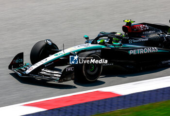 2024-06-28 - 44 HAMILTON Lewis (gbr), Mercedes AMG F1 Team W15, action during the Formula 1 Qatar Airways Austrian Grand Prix 2024, 11th round of the 2024 Formula One World Championship from June 28 to 30, 2024 on the Red Bull Ring, in Spielberg, Austria - F1 - AUSTRIAN GRAND PRIX 2024 - FORMULA 1 - MOTORS