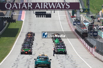 2024-06-29 - start of the race, depart, 01 VERSTAPPEN Max (nld), Red Bull Racing RB20, action 04 NORRIS Lando (gbr), McLaren F1 Team MCL38, action during the Formula 1 Qatar Airways Austrian Grand Prix 2024, 11th round of the 2024 Formula One World Championship from June 28 to 30, 2024 on the Red Bull Ring, in Spielberg, Austria - F1 - AUSTRIAN GRAND PRIX 2024 - FORMULA 1 - MOTORS