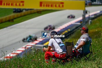 2024-06-29 - marshall, commissaire de piste, marshal, marshalls, marshals during the Formula 1 Qatar Airways Austrian Grand Prix 2024, 11th round of the 2024 Formula One World Championship from June 28 to 30, 2024 on the Red Bull Ring, in Spielberg, Austria - F1 - AUSTRIAN GRAND PRIX 2024 - FORMULA 1 - MOTORS