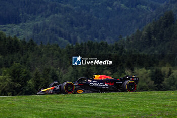 2024-06-29 - 01 VERSTAPPEN Max (nld), Red Bull Racing RB20, action during the Formula 1 Qatar Airways Austrian Grand Prix 2024, 11th round of the 2024 Formula One World Championship from June 28 to 30, 2024 on the Red Bull Ring, in Spielberg, Austria - F1 - AUSTRIAN GRAND PRIX 2024 - FORMULA 1 - MOTORS