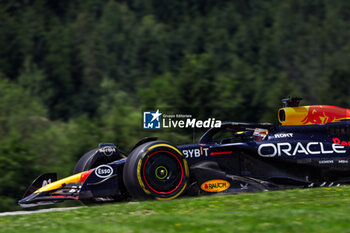 2024-06-29 - 01 VERSTAPPEN Max (nld), Red Bull Racing RB20, action during the Formula 1 Qatar Airways Austrian Grand Prix 2024, 11th round of the 2024 Formula One World Championship from June 28 to 30, 2024 on the Red Bull Ring, in Spielberg, Austria - F1 - AUSTRIAN GRAND PRIX 2024 - FORMULA 1 - MOTORS