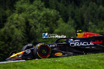 2024-06-29 - 11 PEREZ Sergio (mex), Red Bull Racing RB20, action during the Formula 1 Qatar Airways Austrian Grand Prix 2024, 11th round of the 2024 Formula One World Championship from June 28 to 30, 2024 on the Red Bull Ring, in Spielberg, Austria - F1 - AUSTRIAN GRAND PRIX 2024 - FORMULA 1 - MOTORS