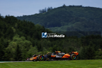 2024-06-29 - 81 PIASTRI Oscar (aus), McLaren F1 Team MCL38, action during the Formula 1 Qatar Airways Austrian Grand Prix 2024, 11th round of the 2024 Formula One World Championship from June 28 to 30, 2024 on the Red Bull Ring, in Spielberg, Austria - F1 - AUSTRIAN GRAND PRIX 2024 - FORMULA 1 - MOTORS