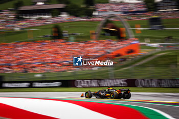 2024-06-29 - 04 NORRIS Lando (gbr), McLaren F1 Team MCL38, action during the Formula 1 Qatar Airways Austrian Grand Prix 2024, 11th round of the 2024 Formula One World Championship from June 28 to 30, 2024 on the Red Bull Ring, in Spielberg, Austria - F1 - AUSTRIAN GRAND PRIX 2024 - FORMULA 1 - MOTORS