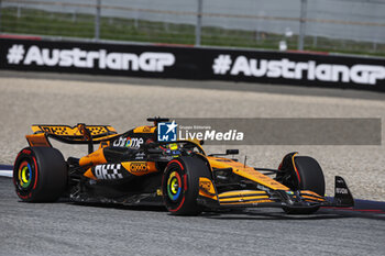 2024-06-29 - 81 PIASTRI Oscar (aus), McLaren F1 Team MCL38, action during the Formula 1 Qatar Airways Austrian Grand Prix 2024, 11th round of the 2024 Formula One World Championship from June 28 to 30, 2024 on the Red Bull Ring, in Spielberg, Austria - F1 - AUSTRIAN GRAND PRIX 2024 - FORMULA 1 - MOTORS