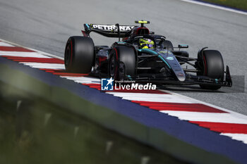 2024-06-29 - 44 HAMILTON Lewis (gbr), Mercedes AMG F1 Team W15, action during the Formula 1 Qatar Airways Austrian Grand Prix 2024, 11th round of the 2024 Formula One World Championship from June 28 to 30, 2024 on the Red Bull Ring, in Spielberg, Austria - F1 - AUSTRIAN GRAND PRIX 2024 - FORMULA 1 - MOTORS