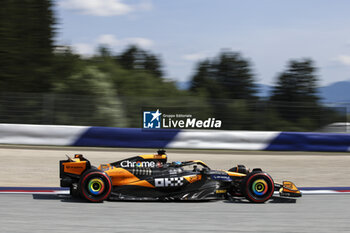 2024-06-29 - 81 PIASTRI Oscar (aus), McLaren F1 Team MCL38, action during the Formula 1 Qatar Airways Austrian Grand Prix 2024, 11th round of the 2024 Formula One World Championship from June 28 to 30, 2024 on the Red Bull Ring, in Spielberg, Austria - F1 - AUSTRIAN GRAND PRIX 2024 - FORMULA 1 - MOTORS