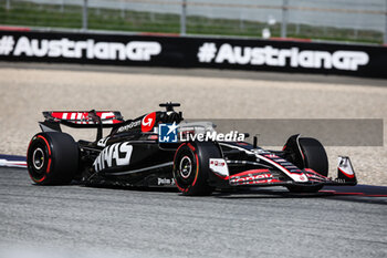 2024-06-29 - 20 MAGNUSSEN Kevin (den), Haas F1 Team VF-24 Ferrari, action during the Formula 1 Qatar Airways Austrian Grand Prix 2024, 11th round of the 2024 Formula One World Championship from June 28 to 30, 2024 on the Red Bull Ring, in Spielberg, Austria - F1 - AUSTRIAN GRAND PRIX 2024 - FORMULA 1 - MOTORS