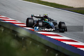 2024-06-29 - 44 HAMILTON Lewis (gbr), Mercedes AMG F1 Team W15, action during the Formula 1 Qatar Airways Austrian Grand Prix 2024, 11th round of the 2024 Formula One World Championship from June 28 to 30, 2024 on the Red Bull Ring, in Spielberg, Austria - F1 - AUSTRIAN GRAND PRIX 2024 - FORMULA 1 - MOTORS