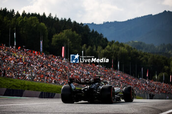 2024-06-29 - 44 HAMILTON Lewis (gbr), Mercedes AMG F1 Team W15, action during the Formula 1 Qatar Airways Austrian Grand Prix 2024, 11th round of the 2024 Formula One World Championship from June 28 to 30, 2024 on the Red Bull Ring, in Spielberg, Austria - F1 - AUSTRIAN GRAND PRIX 2024 - FORMULA 1 - MOTORS