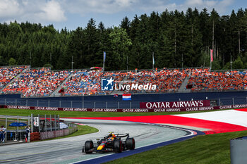 2024-06-29 - 11 PEREZ Sergio (mex), Red Bull Racing RB20, action during the Formula 1 Qatar Airways Austrian Grand Prix 2024, 11th round of the 2024 Formula One World Championship from June 28 to 30, 2024 on the Red Bull Ring, in Spielberg, Austria - F1 - AUSTRIAN GRAND PRIX 2024 - FORMULA 1 - MOTORS