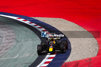 2024-06-29 - 01 VERSTAPPEN Max (nld), Red Bull Racing RB20, action during the Formula 1 Qatar Airways Austrian Grand Prix 2024, 11th round of the 2024 Formula One World Championship from June 28 to 30, 2024 on the Red Bull Ring, in Spielberg, Austria - F1 - AUSTRIAN GRAND PRIX 2024 - FORMULA 1 - MOTORS