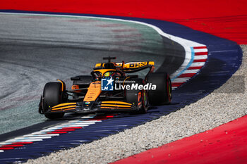 2024-06-29 - 81 PIASTRI Oscar (aus), McLaren F1 Team MCL38, action during the Formula 1 Qatar Airways Austrian Grand Prix 2024, 11th round of the 2024 Formula One World Championship from June 28 to 30, 2024 on the Red Bull Ring, in Spielberg, Austria - F1 - AUSTRIAN GRAND PRIX 2024 - FORMULA 1 - MOTORS