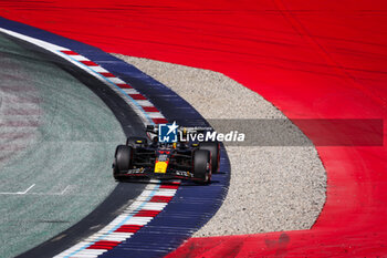 2024-06-29 - 11 PEREZ Sergio (mex), Red Bull Racing RB20, action during the Formula 1 Qatar Airways Austrian Grand Prix 2024, 11th round of the 2024 Formula One World Championship from June 28 to 30, 2024 on the Red Bull Ring, in Spielberg, Austria - F1 - AUSTRIAN GRAND PRIX 2024 - FORMULA 1 - MOTORS