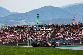 2024-06-29 - 01 VERSTAPPEN Max (nld), Red Bull Racing RB20, action during the Formula 1 Qatar Airways Austrian Grand Prix 2024, 11th round of the 2024 Formula One World Championship from June 28 to 30, 2024 on the Red Bull Ring, in Spielberg, Austria - F1 - AUSTRIAN GRAND PRIX 2024 - FORMULA 1 - MOTORS