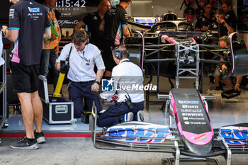 2024-06-29 - FIA scrutineers in Alpine F1 Team garage, box, during the Formula 1 Qatar Airways Austrian Grand Prix 2024, 11th round of the 2024 Formula One World Championship from June 28 to 30, 2024 on the Red Bull Ring, in Spielberg, Austria - F1 - AUSTRIAN GRAND PRIX 2024 - FORMULA 1 - MOTORS