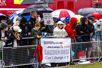 2024-07-05 - Supporters Atmoshpere during Free Practice on day 2, friday july 5, 2024 of the formula 1 qatar airways british grand prix 2024, scheduled to take place at the silverstone circuit from july 5 to july 7, 2024 - FORMULA 1 - QATAR AIRWAYS BRITISHGRAND PRIX 2024 - PRACTICE - FORMULA 1 - MOTORS