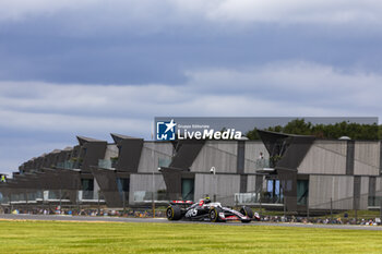 2024-07-05 - Nico Hulkenberg (GER) - MoneyGram Haas F1 Team - Haas VF-24 - Ferrari during Free Practice on day 2, friday july 5, 2024 of the formula 1 qatar airways british grand prix 2024, scheduled to take place at the silverstone circuit from july 5 to july 7, 2024 - FORMULA 1 - QATAR AIRWAYS BRITISHGRAND PRIX 2024 - PRACTICE - FORMULA 1 - MOTORS