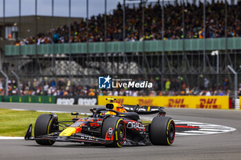 2024-07-05 - HADJAR Reserve Driver - Oracle Red Bull Racing - Red Bull RB20 - Honda RBPT during Free Practice on day 2, friday july 5, 2024 of the formula 1 qatar airways british grand prix 2024, scheduled to take place at the silverstone circuit from july 5 to july 7, 2024 - FORMULA 1 - QATAR AIRWAYS BRITISHGRAND PRIX 2024 - PRACTICE - FORMULA 1 - MOTORS