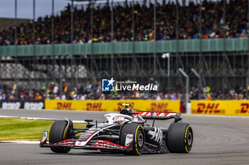 2024-07-05 - Nico Hulkenberg (GER) - MoneyGram Haas F1 Team - Haas VF-24 - Ferrari during Free Practice on day 2, friday july 5, 2024 of the formula 1 qatar airways british grand prix 2024, scheduled to take place at the silverstone circuit from july 5 to july 7, 2024 - FORMULA 1 - QATAR AIRWAYS BRITISHGRAND PRIX 2024 - PRACTICE - FORMULA 1 - MOTORS