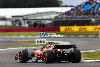 2024-07-05 - Carlos Sainz Jr. (ESP) - Scuderia Ferrari - Ferrari SF-24 - Ferrari during Free Practice on day 2, friday july 5, 2024 of the formula 1 qatar airways british grand prix 2024, scheduled to take place at the silverstone circuit from july 5 to july 7, 2024 - FORMULA 1 - QATAR AIRWAYS BRITISHGRAND PRIX 2024 - PRACTICE - FORMULA 1 - MOTORS