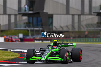 2024-07-05 - Zhou Guanyu (CHN) - Stake F1 Team Kick Sauber - Sauber C44 - Ferrari during Free Practice on day 2, friday july 5, 2024 of the formula 1 qatar airways british grand prix 2024, scheduled to take place at the silverstone circuit from july 5 to july 7, 2024 - FORMULA 1 - QATAR AIRWAYS BRITISHGRAND PRIX 2024 - PRACTICE - FORMULA 1 - MOTORS