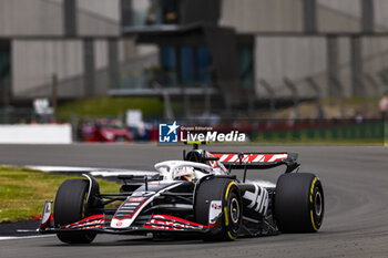 2024-07-05 - Nico Hulkenberg (GER) - MoneyGram Haas F1 Team - Haas VF-24 - Ferrari during Free Practice on day 2, friday july 5, 2024 of the formula 1 qatar airways british grand prix 2024, scheduled to take place at the silverstone circuit from july 5 to july 7, 2024 - FORMULA 1 - QATAR AIRWAYS BRITISHGRAND PRIX 2024 - PRACTICE - FORMULA 1 - MOTORS