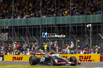 2024-07-05 - Nico Hulkenberg (GER) - MoneyGram Haas F1 Team - Haas VF-24 - Ferrari during Free Practice on day 2, friday july 5, 2024 of the formula 1 qatar airways british grand prix 2024, scheduled to take place at the silverstone circuit from july 5 to july 7, 2024 - FORMULA 1 - QATAR AIRWAYS BRITISHGRAND PRIX 2024 - PRACTICE - FORMULA 1 - MOTORS