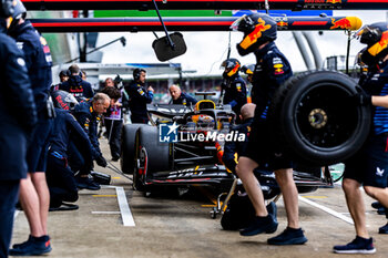 2024-07-06 - Max Verstappen (NED) - Oracle Red Bull Racing - Red Bull RB20 - Honda RBPT during Free Practice 3 on day 3, saturday july 6, 2024 of the formula 1 qatar airways british grand prix 2024, scheduled to take place at the silverstone circuit from july 5 to july 7, 2024 - FORMULA 1 - QATAR AIRWAYS BRITISHGRAND PRIX 2024 - PRACTICE AND QUALIFY - FORMULA 1 - MOTORS