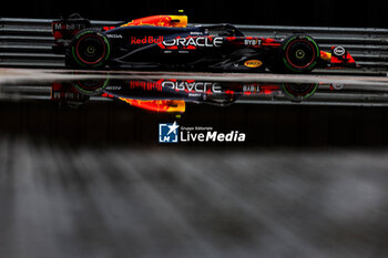 2024-07-06 - Sergio Perez (MEX) - Oracle Red Bull Racing - Red Bull RB20 - Honda RBPT during Free Practice 3 on day 3, saturday july 6, 2024 of the formula 1 qatar airways british grand prix 2024, scheduled to take place at the silverstone circuit from july 5 to july 7, 2024 - FORMULA 1 - QATAR AIRWAYS BRITISHGRAND PRIX 2024 - PRACTICE AND QUALIFY - FORMULA 1 - MOTORS