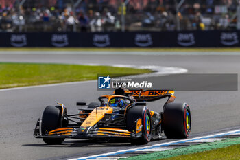 2024-07-06 - Oscar Piastri (AUS) - McLaren Formula 1 Team - McLaren MCL38 - Mercedes
 during Qualify Session on day 2, friday july 6, 2024 of the formula 1 qatar airways british grand prix 2024, scheduled to take place at the silverstone circuit from july 5 to july 7, 2024

 - FORMULA 1 - QATAR AIRWAYS BRITISHGRAND PRIX 2024 - PRACTICE AND QUALIFY - FORMULA 1 - MOTORS