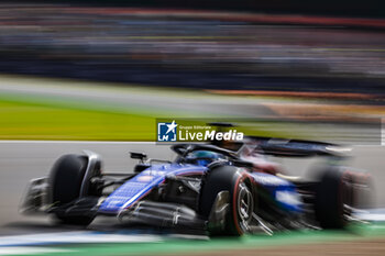 2024-07-06 - Alexander Albon (THA) - Williams Racing - Williams FW46 - Mercedes during Qualify Session on day 2, friday july 6, 2024 of the formula 1 qatar airways british grand prix 2024, scheduled to take place at the silverstone circuit from july 5 to july 7, 2024 - FORMULA 1 - QATAR AIRWAYS BRITISHGRAND PRIX 2024 - PRACTICE AND QUALIFY - FORMULA 1 - MOTORS