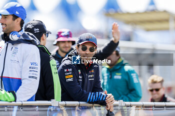 2024-07-07 - Sergio Perez (MEX) - Oracle Red Bull Racing - Red Bull RB20 - Honda RBPT during Race Day, on day 4, sunday july 7, 2024 of the formula 1 qatar airways british grand prix 2024, scheduled to take place at the silverstone circuit from july 5 to july 7, 2024 - FORMULA 1 - QATAR AIRWAYS BRITISHGRAND PRIX 2024 - RACE - FORMULA 1 - MOTORS