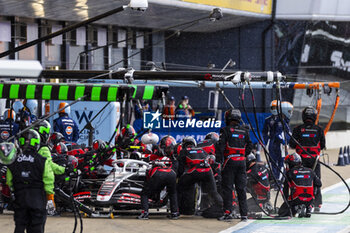 2024-07-07 - Nico Hulkenberg (GER) - MoneyGram Haas F1 Team - Haas VF-24 - Ferrari during Race Day, on day 4, sunday july 7, 2024 of the formula 1 qatar airways british grand prix 2024, scheduled to take place at the silverstone circuit from july 5 to july 7, 2024 - FORMULA 1 - QATAR AIRWAYS BRITISHGRAND PRIX 2024 - RACE - FORMULA 1 - MOTORS