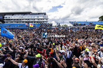 2024-07-07 - supporters during the Race on day 4, Sunday july 7, 2024 of the formula 1 qatar airways british grand prix 2024, scheduled to take place at the silverstone circuit from july 5 to july 7, 2024 - FORMULA 1 - QATAR AIRWAYS BRITISHGRAND PRIX 2024 - RACE - FORMULA 1 - MOTORS