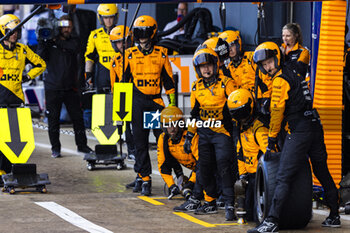 2024-07-07 - McLaren F1 Team team during the Race on day 4, Sunday july 7, 2024 of the formula 1 qatar airways british grand prix 2024, scheduled to take place at the silverstone circuit from july 5 to july 7, 2024 - FORMULA 1 - QATAR AIRWAYS BRITISHGRAND PRIX 2024 - RACE - FORMULA 1 - MOTORS