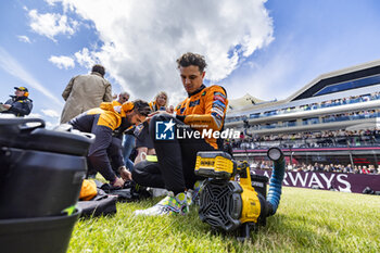 2024-07-07 - Lando Norris (GBR) - McLaren Formula 1 Team - McLaren MCL38 - Mercedes during the Race on day 4, Sunday july 7, 2024 of the formula 1 qatar airways british grand prix 2024, scheduled to take place at the silverstone circuit from july 5 to july 7, 2024 - FORMULA 1 - QATAR AIRWAYS BRITISHGRAND PRIX 2024 - RACE - FORMULA 1 - MOTORS