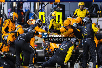 2024-07-07 - Oscar Piastri (AUS) - McLaren Formula 1 Team - McLaren MCL38 - Mercedes
 during the Race on day 4, Sunday july 7, 2024 of the formula 1 qatar airways british grand prix 2024, scheduled to take place at the silverstone circuit from july 5 to july 7, 2024 - FORMULA 1 - QATAR AIRWAYS BRITISHGRAND PRIX 2024 - RACE - FORMULA 1 - MOTORS