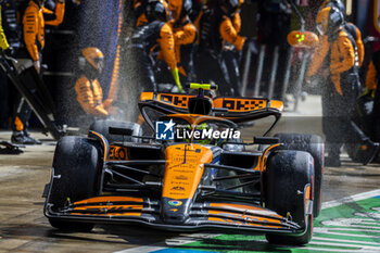 2024-07-07 - Lando Norris (GBR) - McLaren Formula 1 Team - McLaren MCL38 - Mercedes during the Race on day 4, Sunday july 7, 2024 of the formula 1 qatar airways british grand prix 2024, scheduled to take place at the silverstone circuit from july 5 to july 7, 2024 - FORMULA 1 - QATAR AIRWAYS BRITISHGRAND PRIX 2024 - RACE - FORMULA 1 - MOTORS