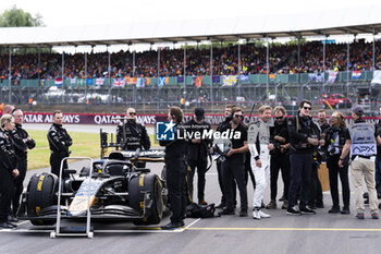 2024-07-07 - Brad Pitt (USA) Actor filming F1 Movie, during the Race on day 4, Sunday july 7, 2024 of the formula 1 qatar airways british grand prix 2024, scheduled to take place at the silverstone circuit from july 5 to july 7, 2024 - FORMULA 1 - QATAR AIRWAYS BRITISHGRAND PRIX 2024 - RACE - FORMULA 1 - MOTORS