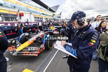 2024-07-07 - Adrian Newey (GBR Oracle Red Bull Racing technical director during the Race on day 4, Sunday july 7, 2024 of the formula 1 qatar airways british grand prix 2024, scheduled to take place at the silverstone circuit from july 5 to july 7, 2024 - FORMULA 1 - QATAR AIRWAYS BRITISHGRAND PRIX 2024 - RACE - FORMULA 1 - MOTORS