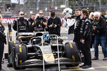 2024-07-07 - Brad Pitt (USA) Actor filming F1 Movie, during the Race on day 4, Sunday july 7, 2024 of the formula 1 qatar airways british grand prix 2024, scheduled to take place at the silverstone circuit from july 5 to july 7, 2024 - FORMULA 1 - QATAR AIRWAYS BRITISHGRAND PRIX 2024 - RACE - FORMULA 1 - MOTORS